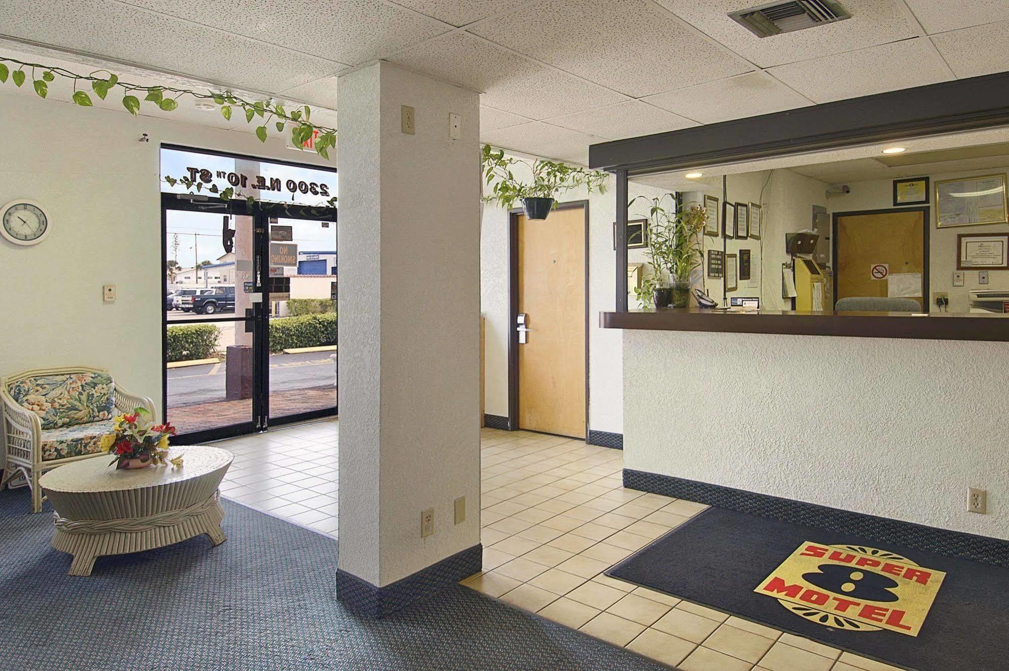 Super 8 By Wyndham Pompano Beach Εξωτερικό φωτογραφία