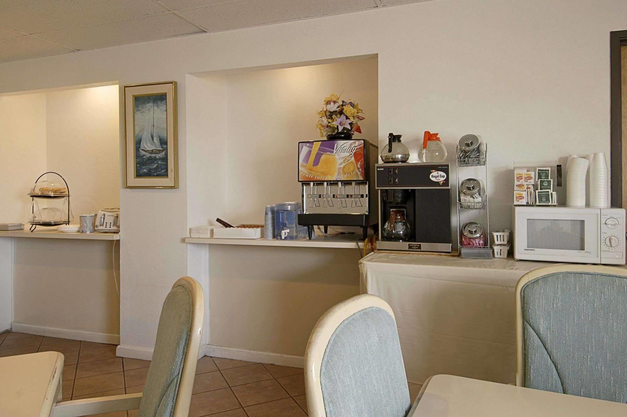 Super 8 By Wyndham Pompano Beach Εξωτερικό φωτογραφία