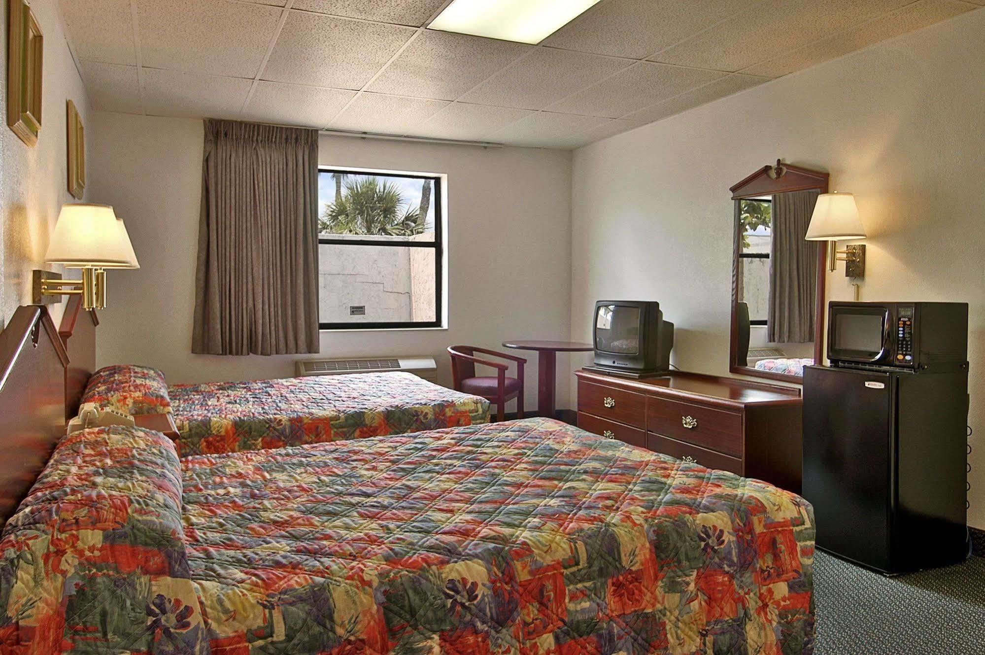 Super 8 By Wyndham Pompano Beach Δωμάτιο φωτογραφία