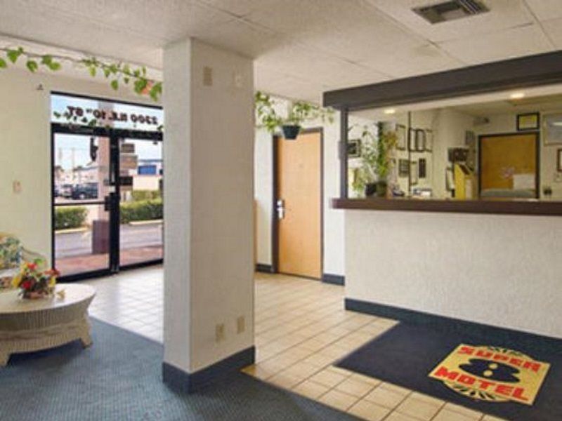 Super 8 By Wyndham Pompano Beach Εξωτερικό φωτογραφία